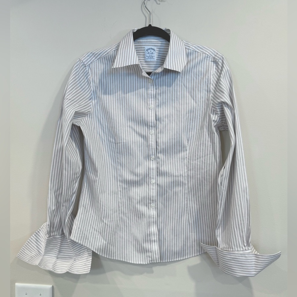 🔥Brooks Brothers Classic Striped Women’s Shirt Size 10 EUC 🔥